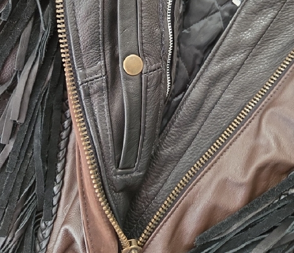 Women's Black Fringe Leather Jacket - Stylish Western-Inspired - Picture 7 of 10